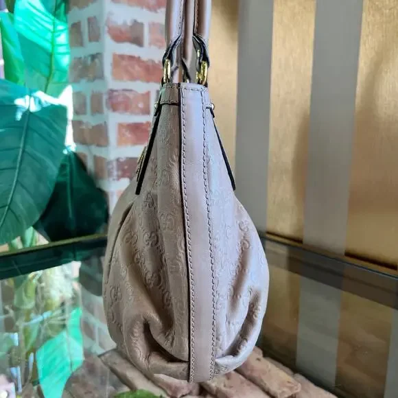 GUCCI Scarlett Pink Guccissima Leather Studded Shoulder Bag - Picture 2 of 11